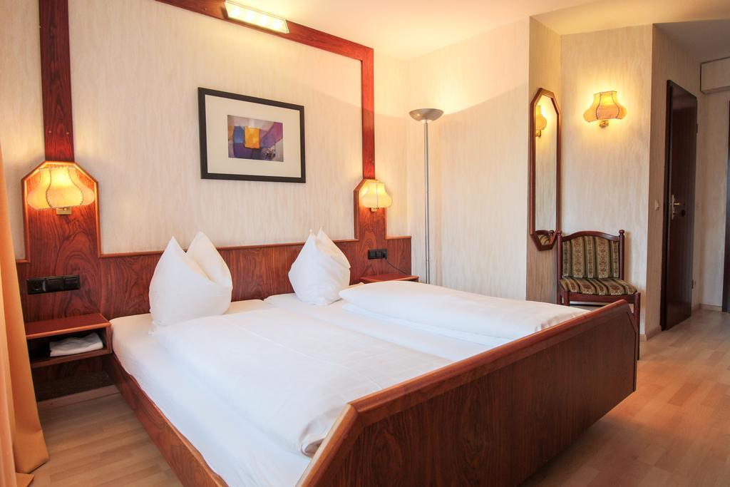Hotel-Restaurant Lowen Suessen Room photo